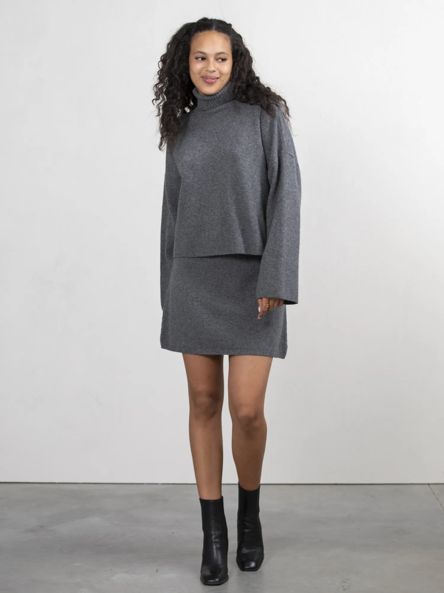 Best Les Soeurs Gebreide Coltrui Hera Dark Grey