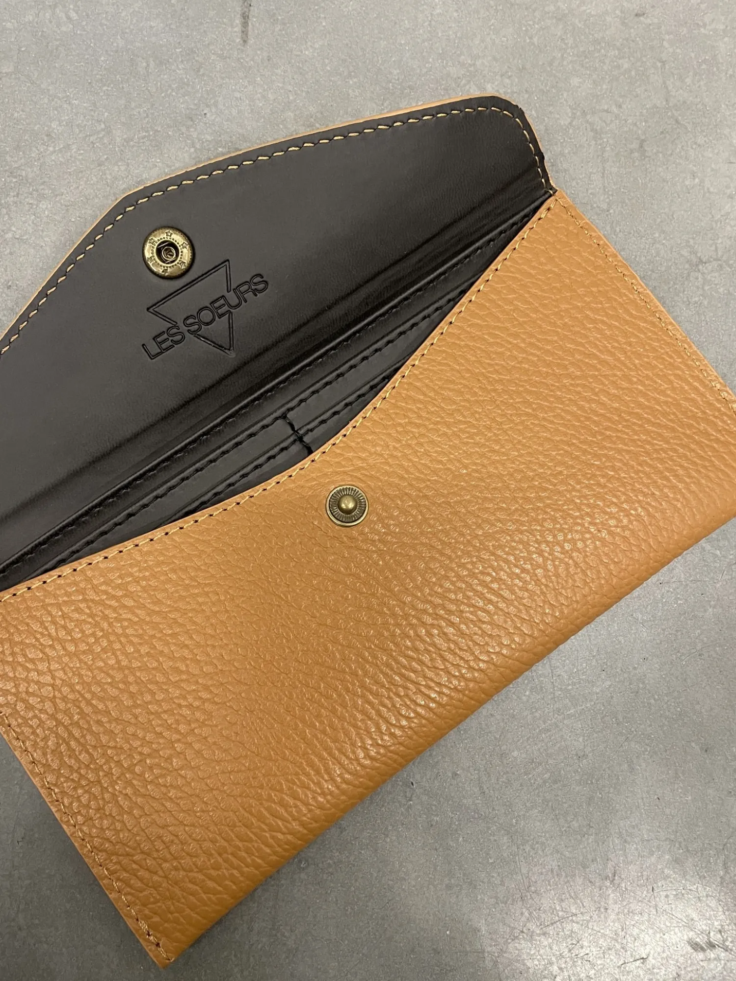 Shop Les Soeurs Portemonnee Arthur Camel