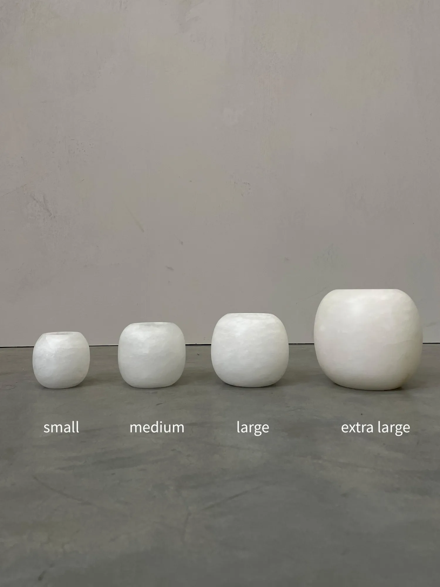 Hot Les Soeurs Ronde Alabaster Waxinelichthouder (Small) White