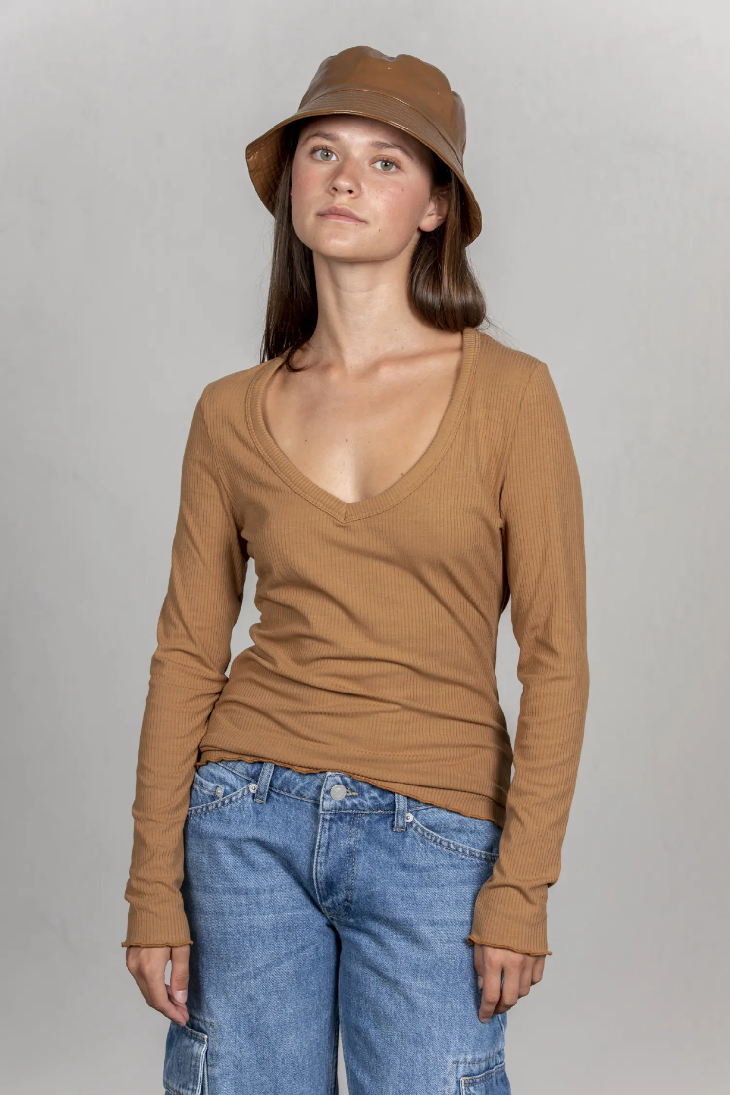 Best Sale Les Soeurs Vegan Leren Bucket Hat Penny Toffee