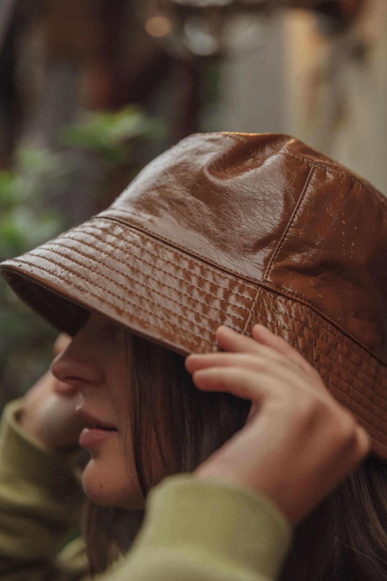 Best Sale Les Soeurs Vegan Leren Bucket Hat Penny Toffee