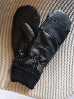 Fashion MBYM Wanten Read Black